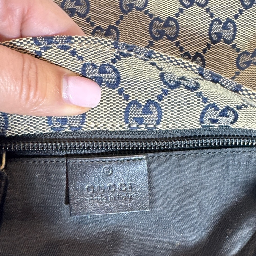 Gucci Beige and Navy Crossbody Bag - Picture 12 of 14